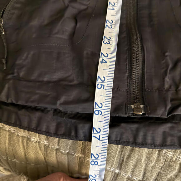 NORTH FACE black Womens size M hooded rain jacket Packable Mesh Lining Gorpcore - Picture 6 of 8